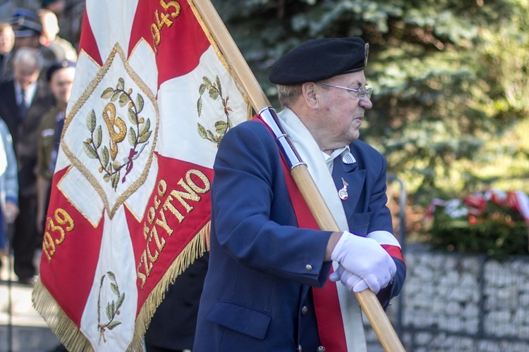 Cześć i chwała bohaterom!