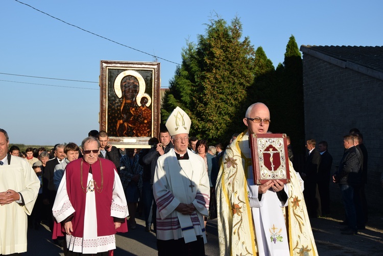 Powitanie MB Częstochowskiej w Lewinie