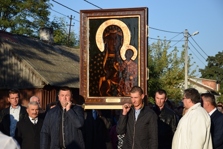 Powitanie MB Częstochowskiej w Lewinie