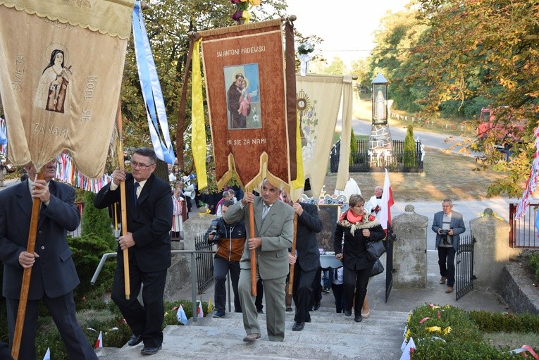 Powitanie MB Częstochowskiej w Lewinie