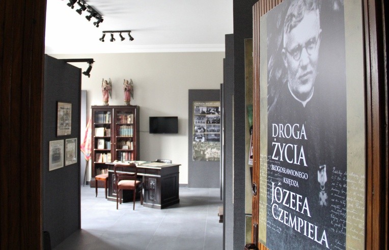 Odnowiona izba pamięci ks. Czempiela w Chorzowie