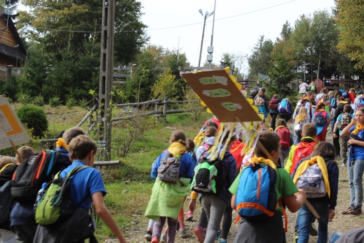 Rajd Szkół Katolickich na Groń Jana Pawła II