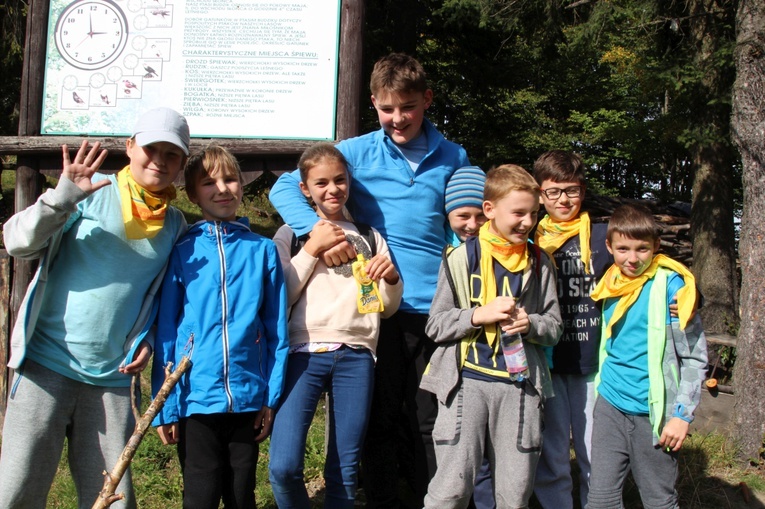 Rajd Szkół Katolickich na Groń Jana Pawła II