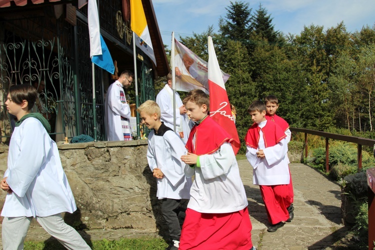 Rajd Szkół Katolickich na Groń Jana Pawła II