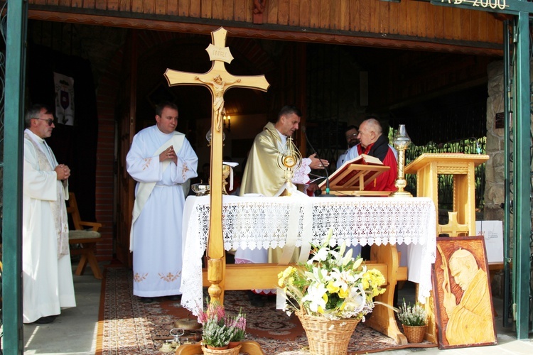 Rajd Szkół Katolickich na Groń Jana Pawła II