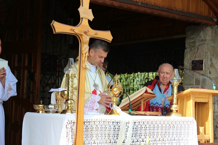 Rajd Szkół Katolickich na Groń Jana Pawła II