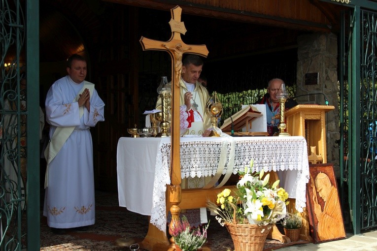 Rajd Szkół Katolickich na Groń Jana Pawła II