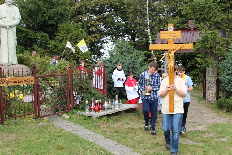 Rajd Szkół Katolickich na Groń Jana Pawła II