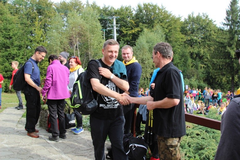 Rajd Szkół Katolickich na Groń Jana Pawła II