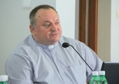 Ks. prof. UKSW dr hab Waldemar Cisło jest dyrektorem polskiej sekcji Pomoc Kościołowi w Potrzebie.