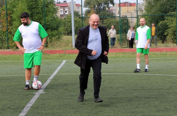 Turniej piłkarski księża vs samorządowcy