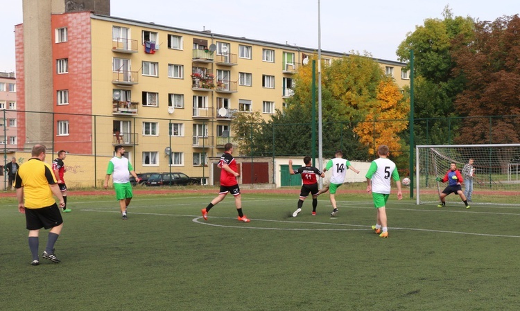 Turniej piłkarski księża vs samorządowcy