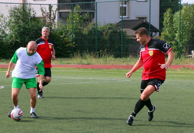 Turniej piłkarski księża vs samorządowcy