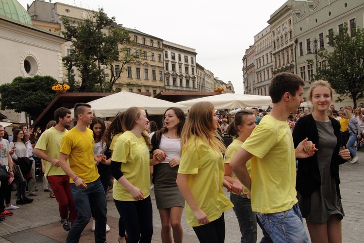 Happening Fundacji Dzieło Nowego Tysiąclecia