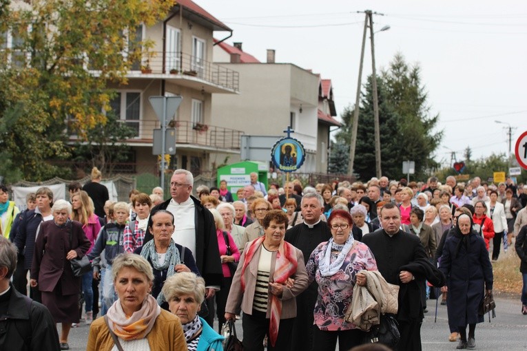 XII Pielgrzymka Kół Żywego Różańca do Domaniewic