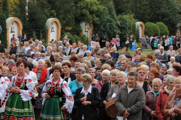 XII Pielgrzymka Kół Żywego Różańca do Domaniewic