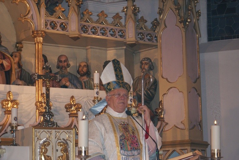 Powitanie ikony MB Częstochowskiej w parafii Sierzchowy