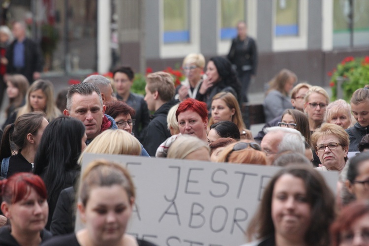 Protest w czerni