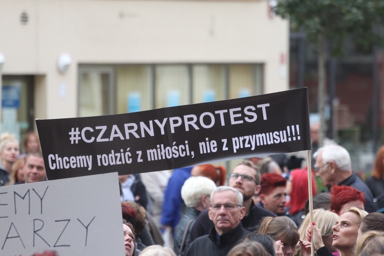 Protest w czerni