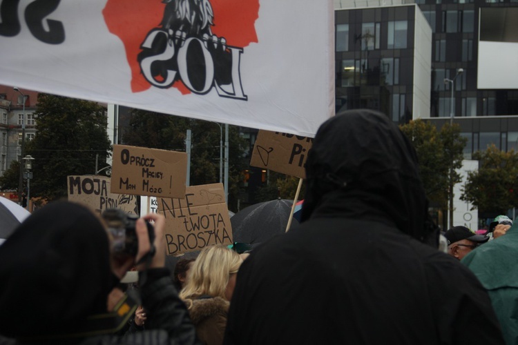 Obrońcy życia modlili się na placu Solidarności