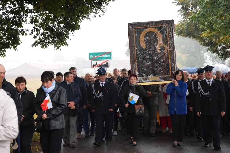 Powitanie ikony MB Częstochowskiej w Krzemienicy