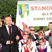 Prezydent Andrzej Duda przemawia na placu Żeromskiego w Strzelcach Opolskich.