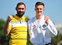 Mistrz Europy w taekwondo ITF z trenerem Piotrem Członką.