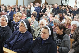 Siostry służebniczki starowiejskie były w Żdżarach przez wiele dziesięcioleci.