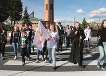 Młodzież z Glinojecka i okolic na ulicach miasta z akcją ewangelizacyjną.