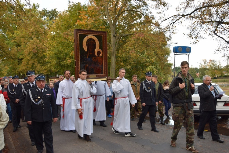 Powitanie ikony MB Częstochowskiej w Spale