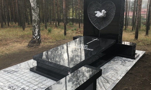 Grób-pomnik na cmentarzu w Starej Miłośnie zostanie poświęcony 15 października o godz. 13