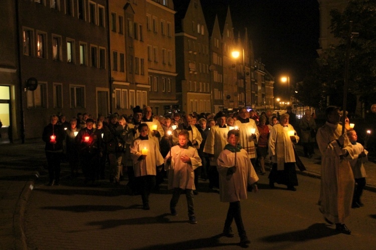 Procesja różańcowa w Głogowie