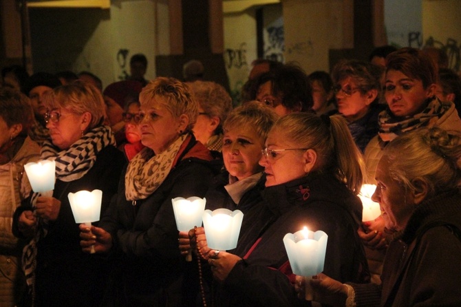 Procesja różańcowa w Głogowie