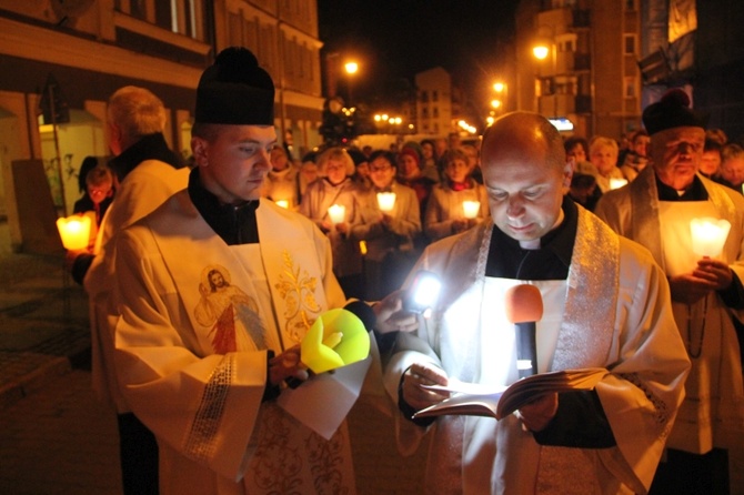 Procesja różańcowa w Głogowie