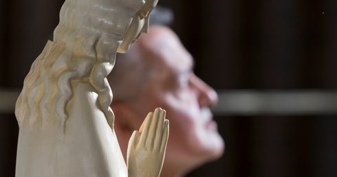 Na Skaryszewskiej ruszają Uwielbienia z Maryją