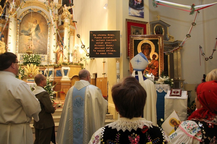 Powitanie ikony MB Częstochowskiej w Lubochni