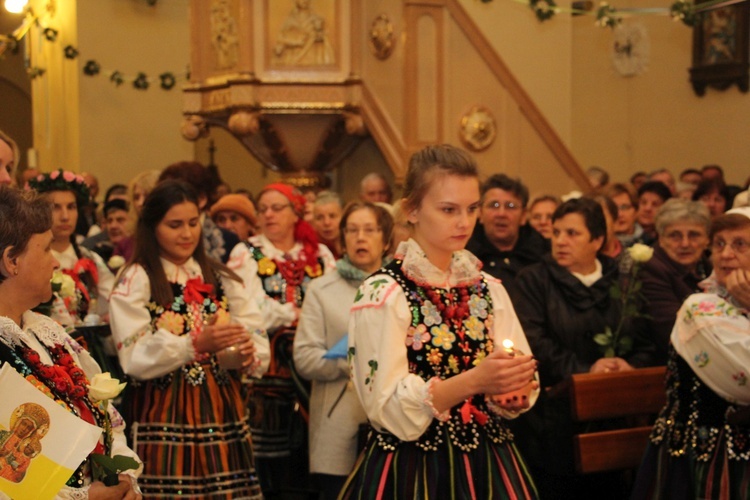 Powitanie ikony MB Częstochowskiej w Lubochni