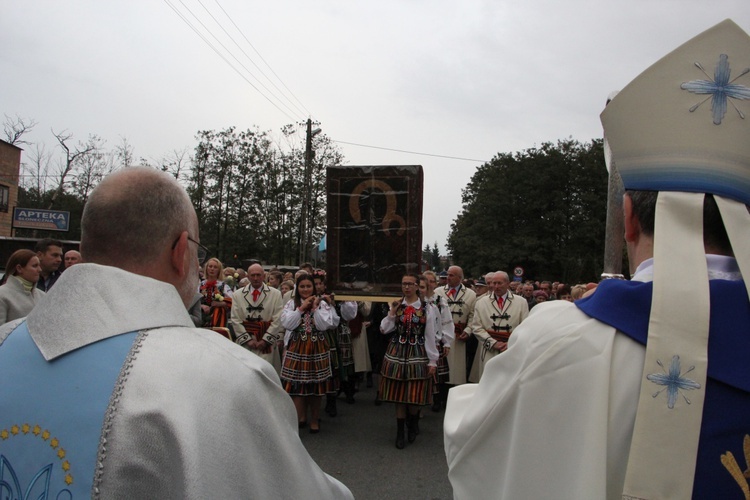 Powitanie ikony MB Częstochowskiej w Lubochni