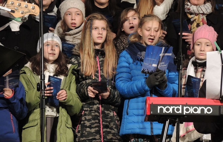 Dzień Papieski AD 2016 na Rynku w Bielsku-Białej