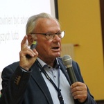 Pochylają się nad cierpiącym