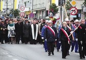Procesji różańcowej z relikwiami św. Jana Pawła II przewodniczył metropolita gdański.