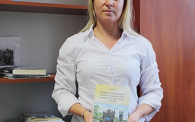 – Nieznana większości gdańszczan historia kościoła przy ul. Łąkowej skrywa wiele ciekawych tajemnic – mówi Anna Dymek, autorka przewodnika.