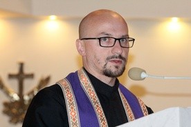Jezuita o. Grzegorz Kramer 
