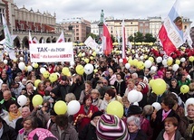 Uczestnicy marszu mówili zgodnie, że chcą, by państwo polskie zakazało aborcji, jednak w ustawie nie powinien się znaleźć zapis dotyczący karania kobiet.