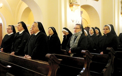 Spotkanie osób konsekrowanych w sanktuarium Matki Boskiej Nieustającej Pomocy w Gliwicach.