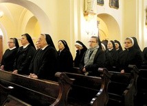Spotkanie osób konsekrowanych w sanktuarium Matki Boskiej Nieustającej Pomocy w Gliwicach.