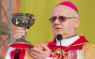 Abp Józef Górzyński ukochał nade wszystko Eucharystię jako uobecnienie ofiary krzyża.