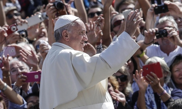 Franciszek: Wiara musi być wolna od pozorów