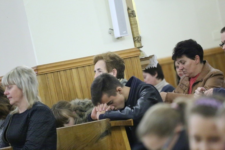 Odblaskowa szkoła z Rdziostowa