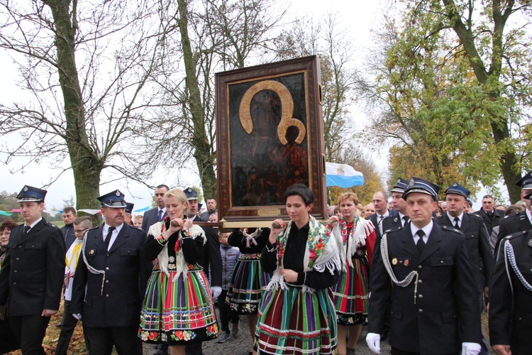 Powitanie ikony MB Częstochowskiej w Białyninie